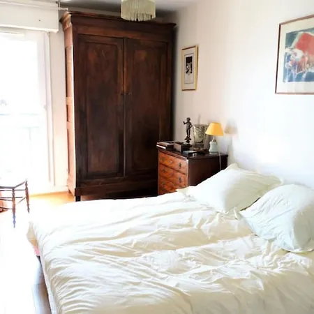 Beautiful Authentic Near Bastille *