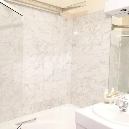 Apartment Beautiful Authentic Near Bastille Paris
